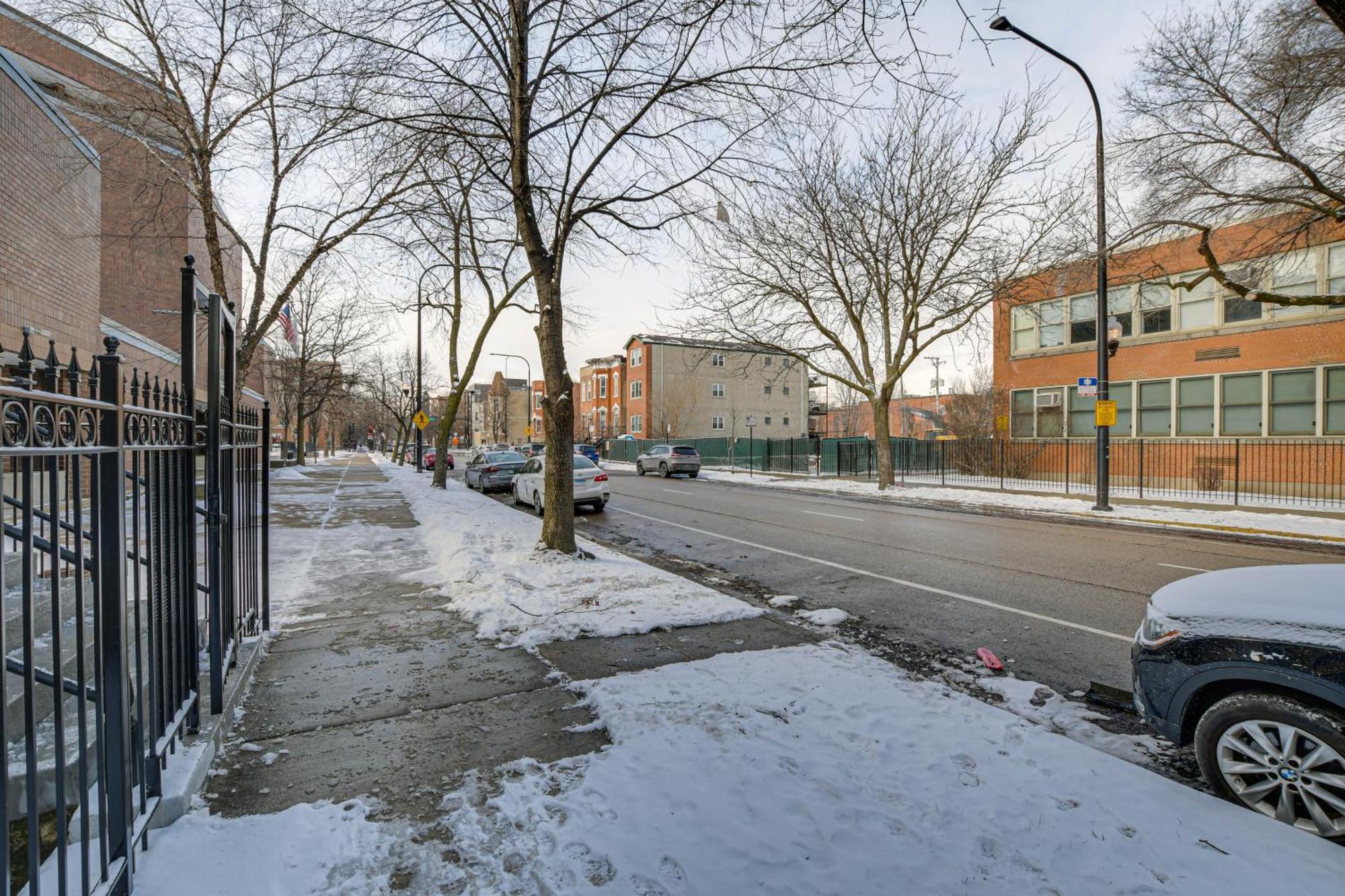 Spacious Condo With Deck About 3 Mi To Downtown Chicago! Luaran gambar