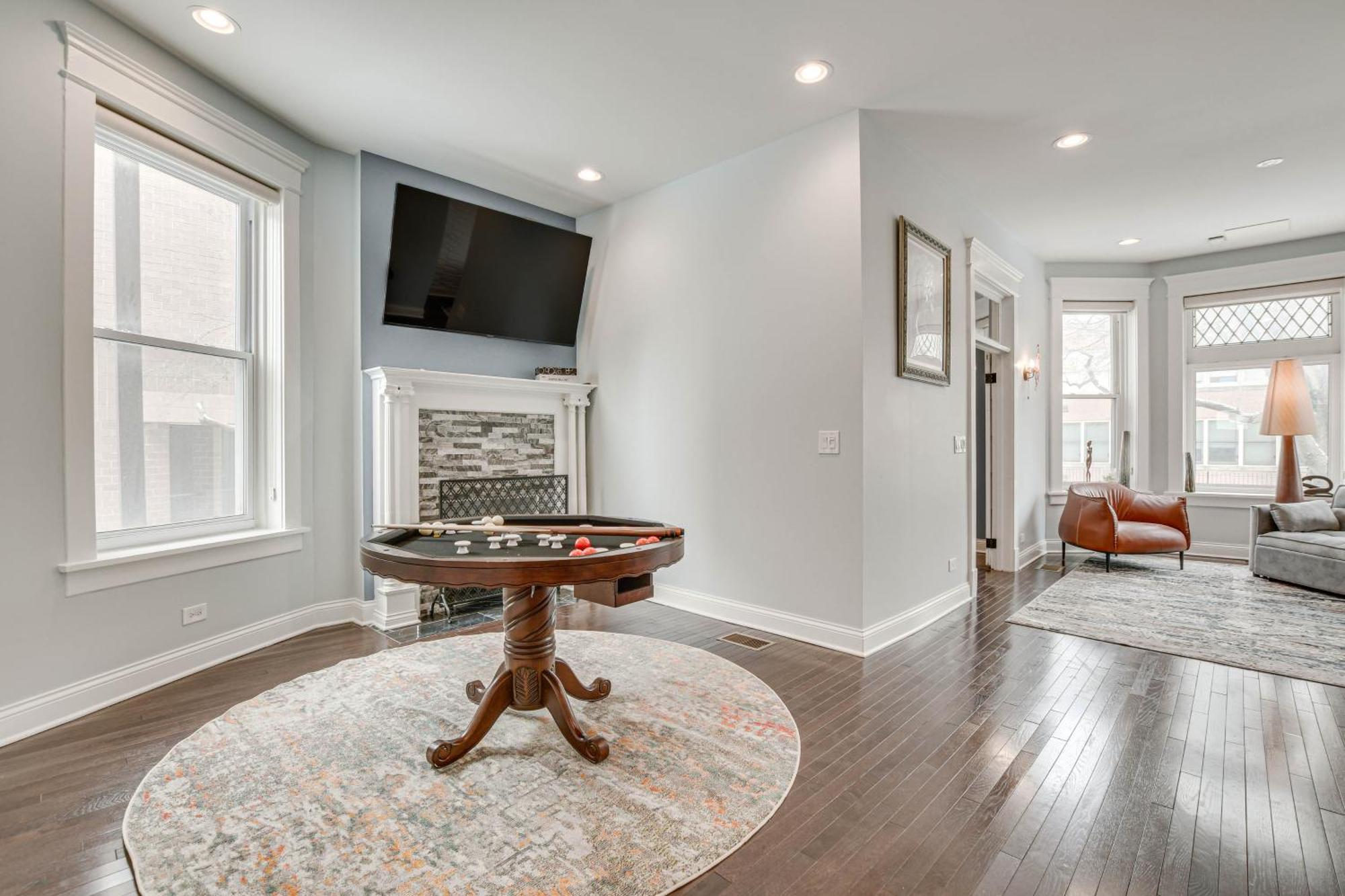 Spacious Condo With Deck About 3 Mi To Downtown Chicago! Luaran gambar