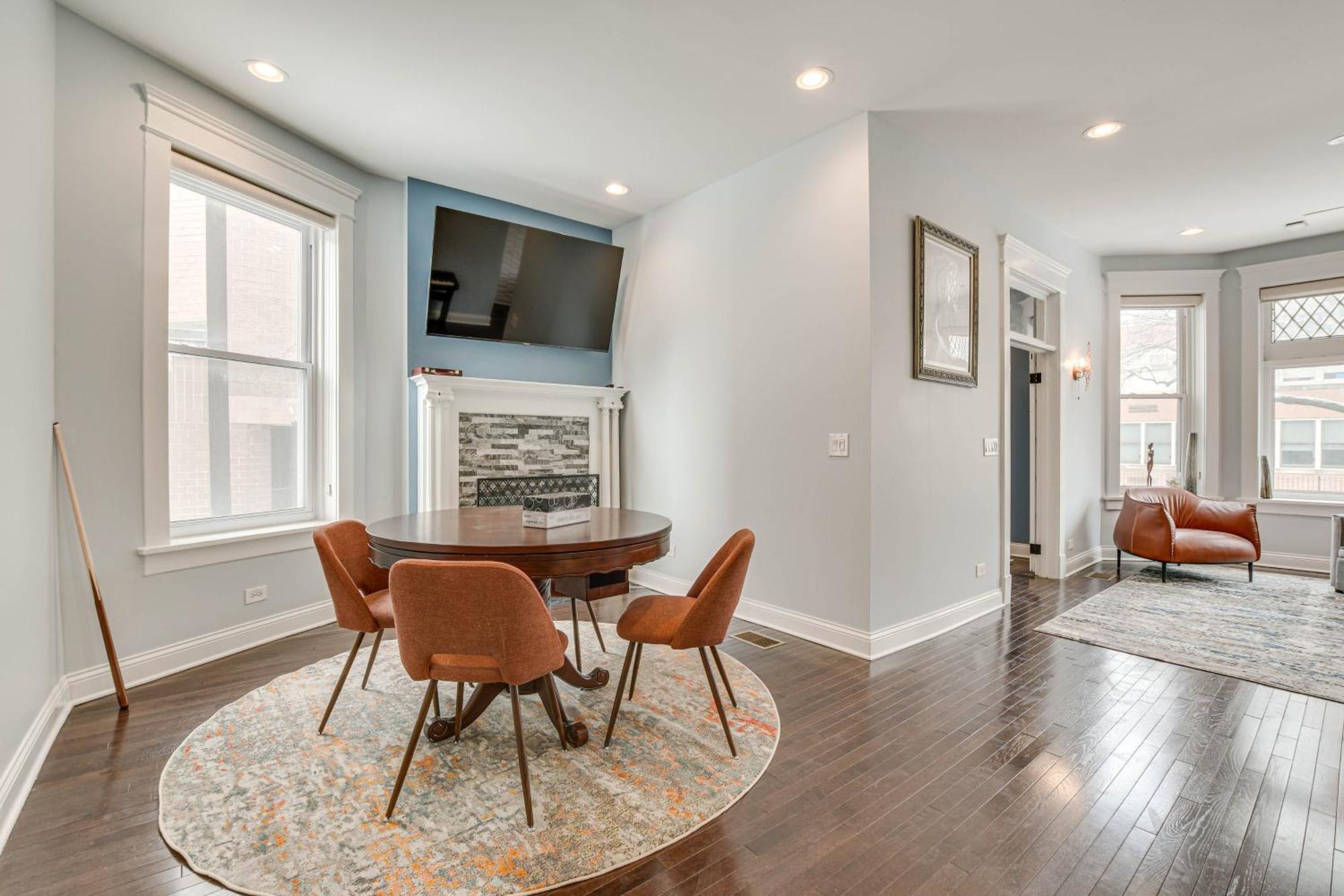 Spacious Condo With Deck About 3 Mi To Downtown Chicago! Luaran gambar